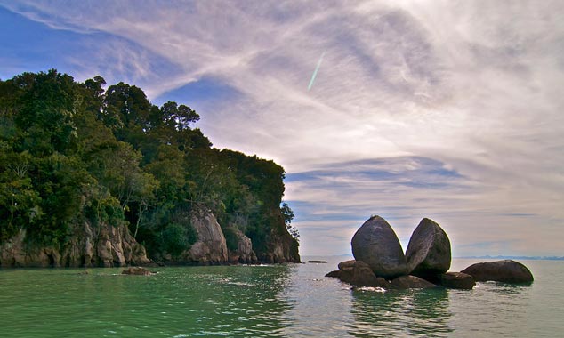 Split Apple Rock seems to have been struck by lightning!