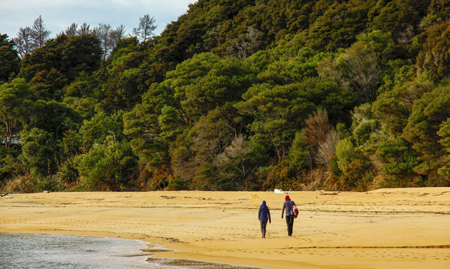 Abel Tasman Park is a paradise for kayaking and hiking.