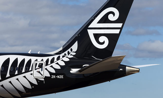 To get to New Zealand, you can borrow large companies like Singapore Airlines, Emirates or Cathay Pacific, or cheaper Chinese companies, but with a poor quality of service (China Southern and China Eastern).