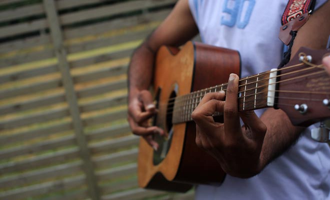 La position de la Nouvelle-Zélande dans la liste des pays jugés les plus accueillants varie entre la première et la seconde place. C'est dire si les visiteurs, qu'ils soient de passage pour quelques semaines ou pour une année sont bien accueillis