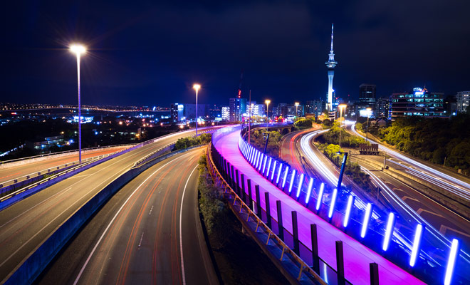 Auckland Airport is only 20 km from the city center via the motorway.