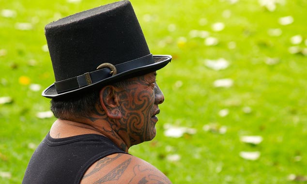 L'économie est prospère mais les salaires restent bas.