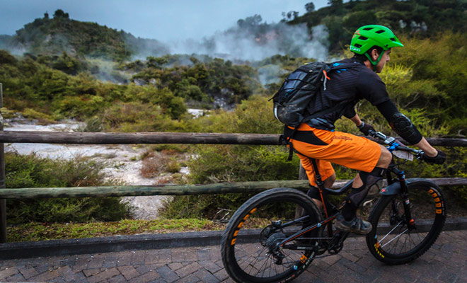 Renting a mountain bike costs only about $ 10 for one or two hours, but you can get more attractive rates by choosing one-day packages.