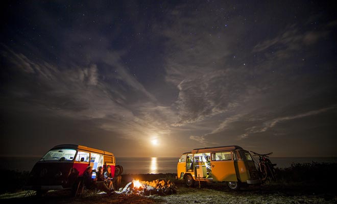 The mini-van behaves practically like a car, but it will be necessary to be careful when you park if you have never driven this type of vehicle before.