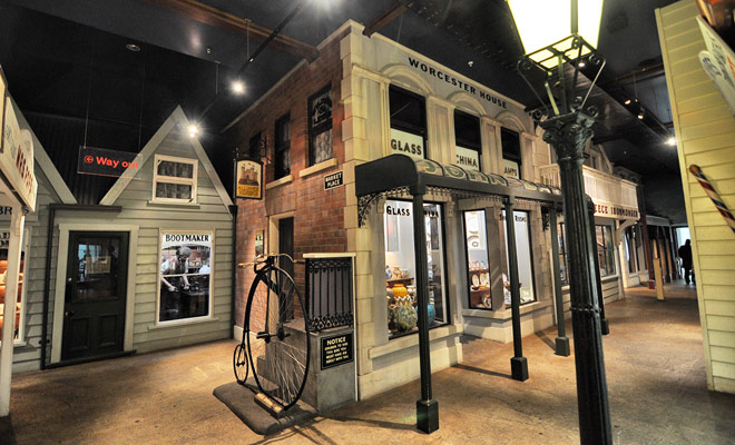 The Otago Museum has a great exhibition about the gold rush, and even proposes to visit a reconstruction of a street from the time of the gold prospectors.