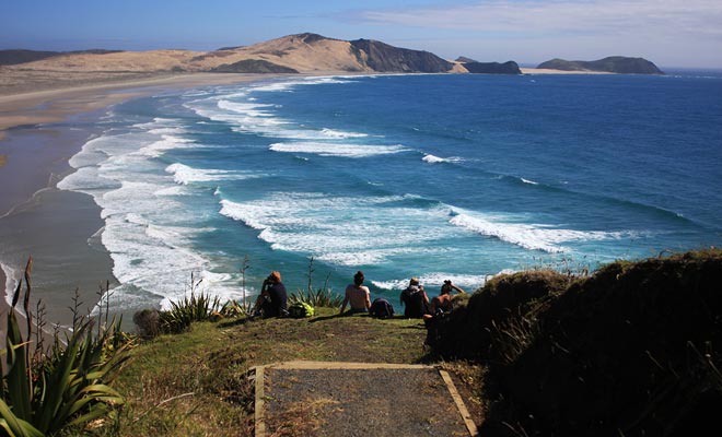 Depuis quelques années, la popularité du Programme Vacances Travail en Nouvelle-Zélande ne cesse de croitre. La beauté des paysages n'est pas la seule raison qui explique cet engouement, le taux d'insécurité très bas et la qualité d'accueil y sont pour beaucoup.