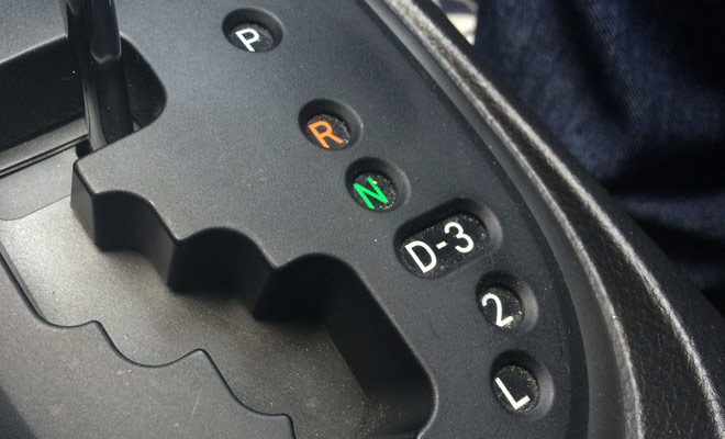 Driving a car with an automatic gearbox is highly recommended in New Zealand where it is necessary to adapt to the left-hand drive. The choice of speeds is basic with different possible driving modes (sporty, economical ...).