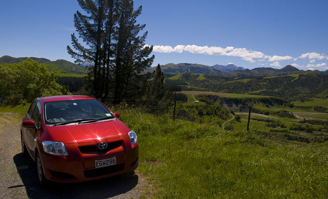 Citadines are particularly suitable for couples traveling with little luggage to be stored in a generally small trunk. If a third passenger joins the adventure, then it is better to rent a sedan.