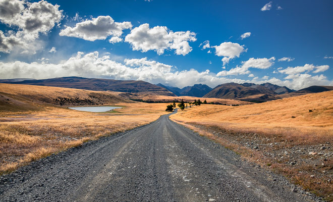The speed is generally limited to 20 km / h on gravel roads. The main disadvantage of this type of roads is the risk of the projection of pieces of gravel that could lead to glass damages (this type of damage is usually not covered by the default insurance).