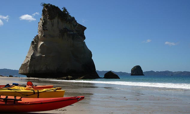 La proximité avec la ville de Hahei permet de venir en kayak.