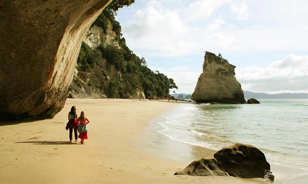 Cathedral Cove est la plage la plus célèbre de Nouvelle-Zélande.