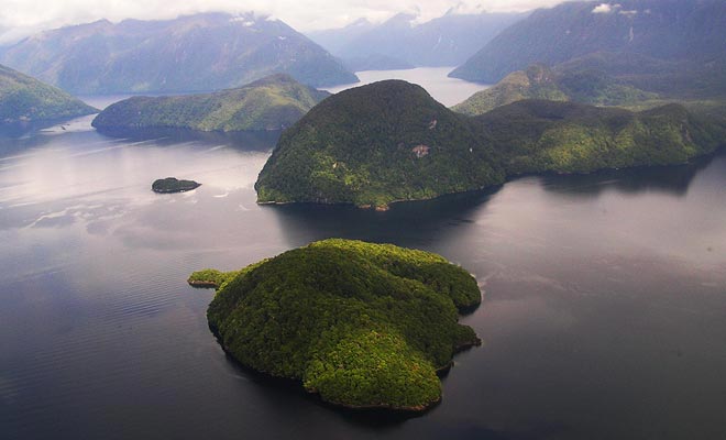 The area was once covered with glaciers. Unlike its name, the Doubtful is not a Sound but a Fjord.