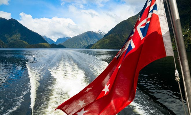 A petition overturned the dam project that would have submerged the islands of the Manapouri Lake. Some historians see this event as the birth of the ecological consciousness of the New Zealand population.