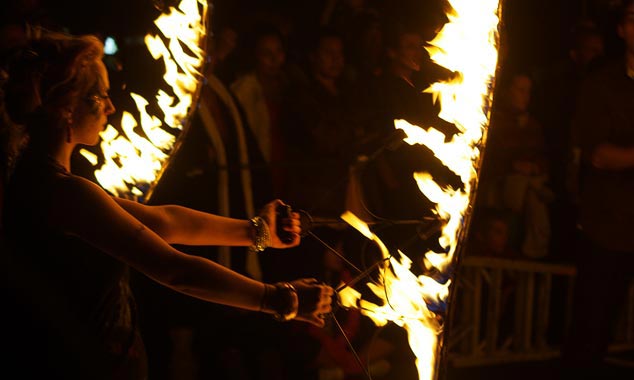 La fin des cours coïncide avec de nombreux festivals.