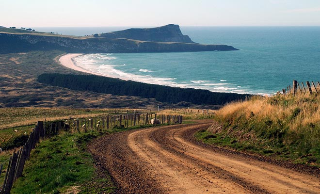 Les plages désertes sont très attirantes pour les touristes. Il est cependant déconseillé de se baigner en l'absence de maitres nageurs.
