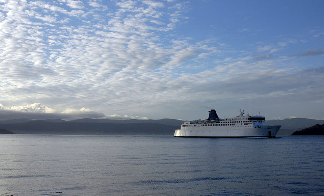 Frogger recommends that you board your vehicle on board the ferry to simplify the journey. You will only have one booking to make and you will not waste your time with formalities at the rental stations.