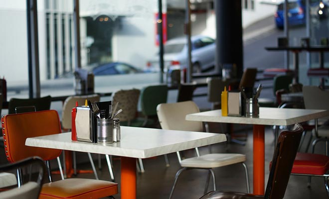 Avec sa décoration typiquement montréalaise, Al's Deli sert la poutine comme au Canada. Si vous avez le mal du pays ou que vous souhaitez retrouver l'atmosphère de la Belle province, c'est une adresse incontournable à Auckland.