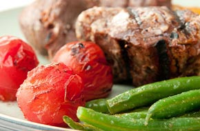 Cuisine locale néo-zélandaise, Hangi et vins d'excellence.