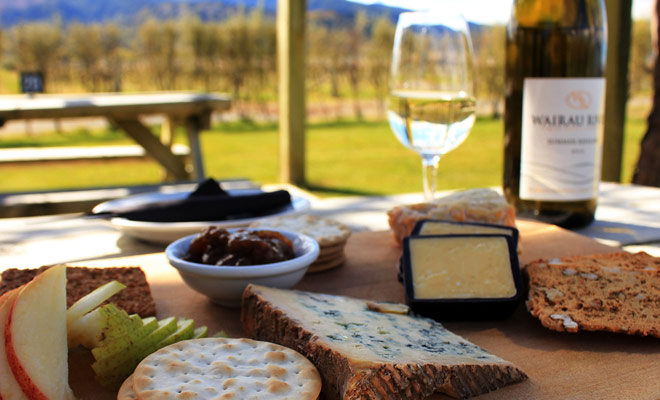 If you enjoy good wine, you will be transported to paradise in New Zealand where the great wines have nothing to envy French wines.