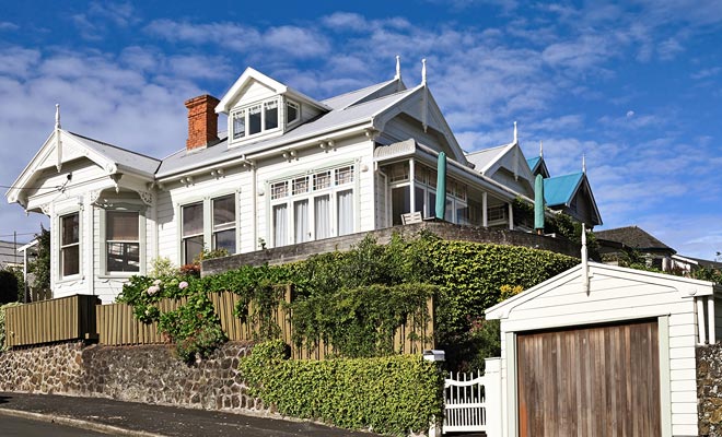 Vous ne pouvez pas vous loger une année entière dans des Beds and breakfasts ou des hôtels. Mais rien ne vous interdit de vous offrir une chambre de temps en temps.