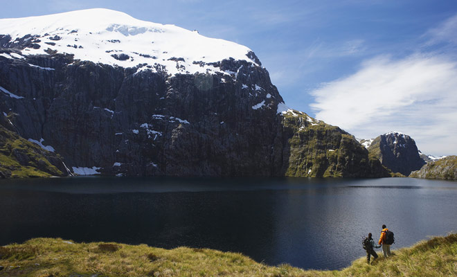 New Zealand looks like the films of Peter Jackson. No need to look for exact filming locations, you will be immersed in the universe of Tolkien.