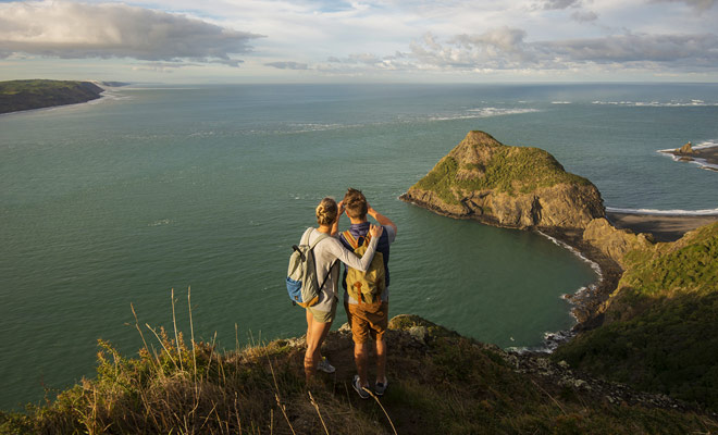It is possible to visit New Zealand without hiking, but the most beautiful landscapes of the country deserve and justify a few hours of walking.
