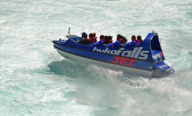 The Huka Falls Jet tour lasts about half an hour. It may sound brief, but it is an intense experience.