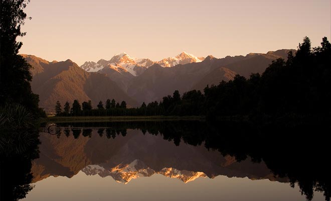 The best way to observe the reflection is to come to Reflection Island just before sunrise.