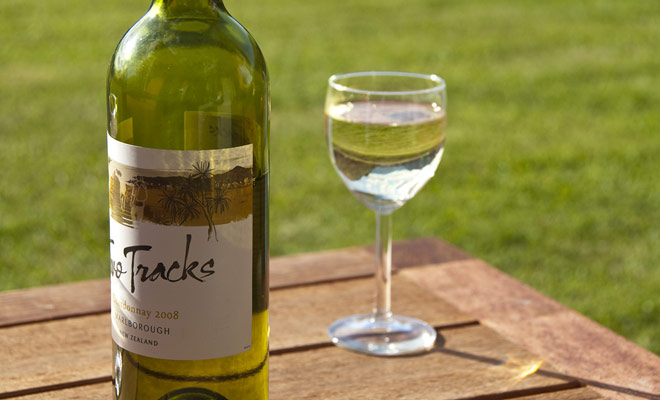 Several regions of New Zealand produce Sauvignon Blanc, and among them the Marlborough often collects gold medals during wine fairs.