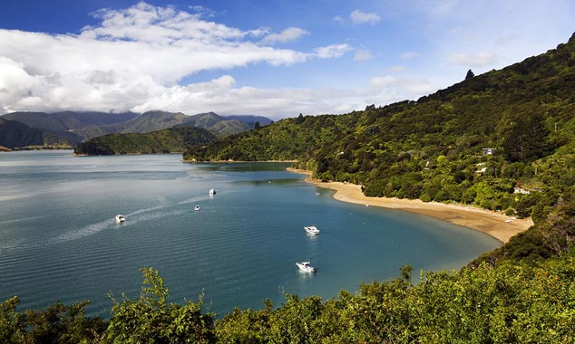 Le temps est généralement plus ensoleillé qu'en France.