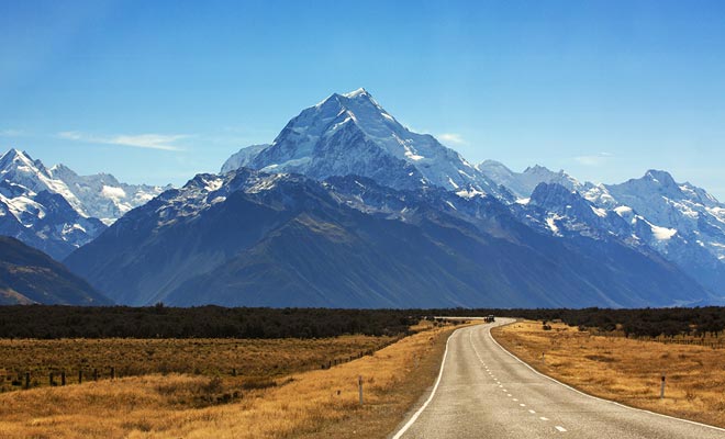 Even if you are in a hurry, try to follow the road to Mount Cook. The landscape is well worth a visit.