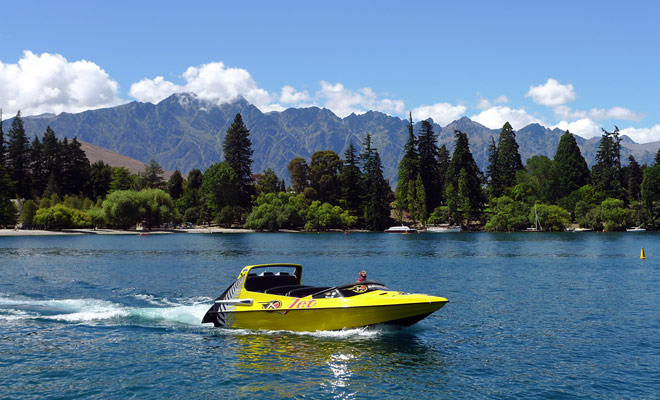 Kjet was the first company to commercialize jetboat tours in Queenstown. Nearly forty years later, the jetboat pioneers are always present!