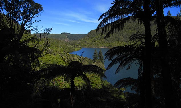 Le lac bleu permet de s'initier au Ski nautique ou au Kayak.