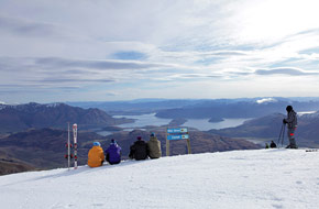 Ski in extraordinary landscapes in New Zealand.