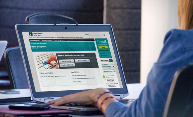 Being a foreigner and enjoying a Working Holiday Visa does not exempt you from tax formalities. You must report your income and pay your taxes like any citizen.