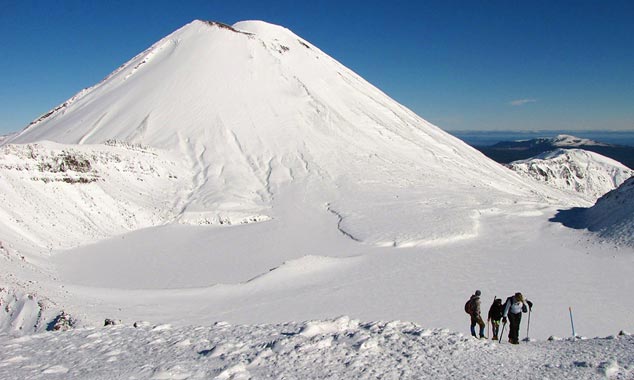 La traversée en hiver impose la présence d'un guide.