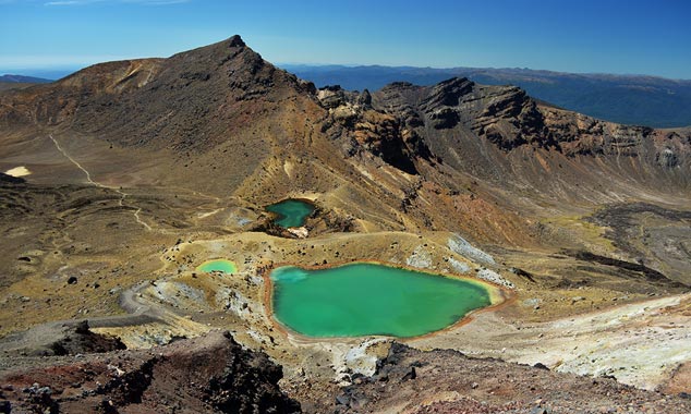 Les lacs turquoise sont d'origine volcanique.