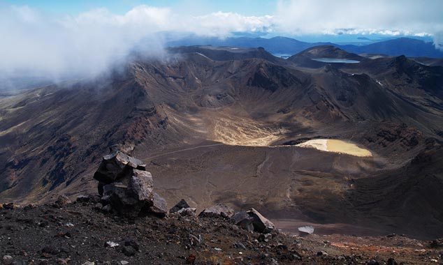 La traversée du cratère sud offre un panorama hors du commun.