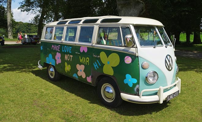 A mini-van with a nice decoration (even if it is slightly kitch) has more chance of finding a buyer. Consider this aspect at the time of the purchase, as it will be easier to sell at the end of your stay.