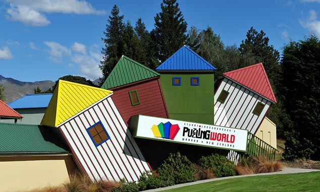 Puzzling World et ses constructions insolites.