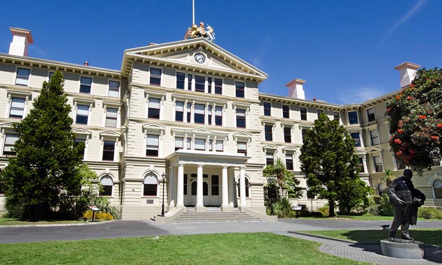 L'ancien parlement semble en pierre, mais il est en bois !