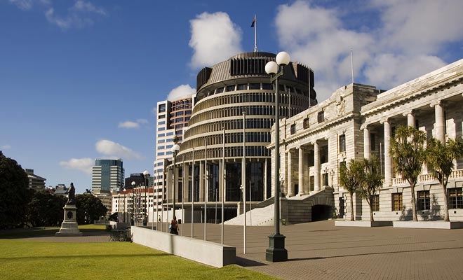 Le parlement de Nouvelle-Zélande ne fait pas l'unanimité sur le plan architectural. Censé évoquer une ruche, il n'est pas particulièrement apprécié par la population locale.