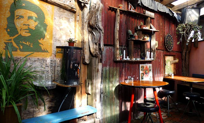 La réputation de ce café inspiré de la Havane n'est plus à faire. Le Fidel figure en bonne place dans la plupart des guides touristiques et il est également apprécié par l'équipe de Frogger.