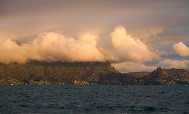 A day or even a half day can be enough to visit the city of Whangarei itself. But to really enjoy what the region has to offer, it is better to plan two full days.