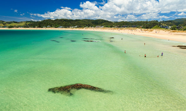 La plage de Matapouri Bay est l'une de plus belles de Nouvelle-Zélande.