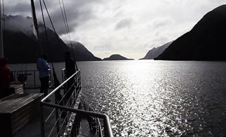 The fjord tour is cheaper in winter, and you can admire the snowy landscape.