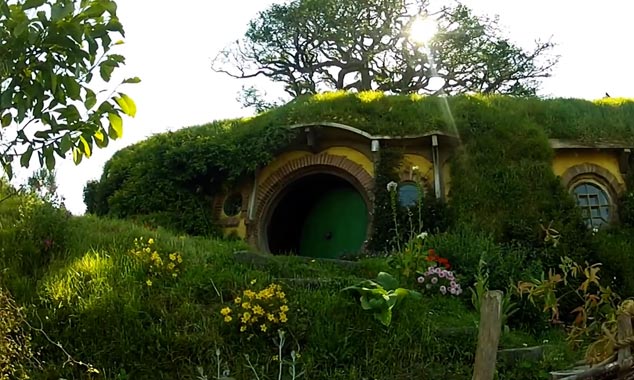 A complete tour of the village of Hobbiton.