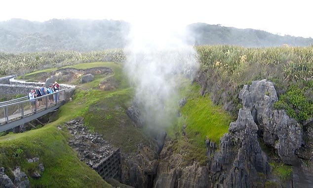 Les blowholes sont la principale attraction de Punakaiki.
