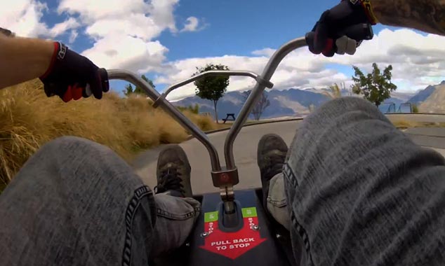 La luge peut devenir un sport extrême à Queenstown.