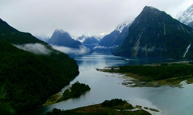 A kaleidoscope of the fjords and panoramas of the South Island.